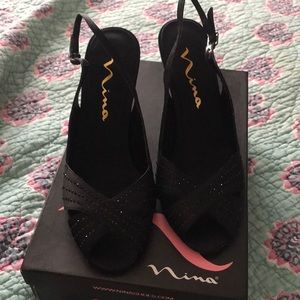 Like New Nina Black Luster Heels, Size 6.5